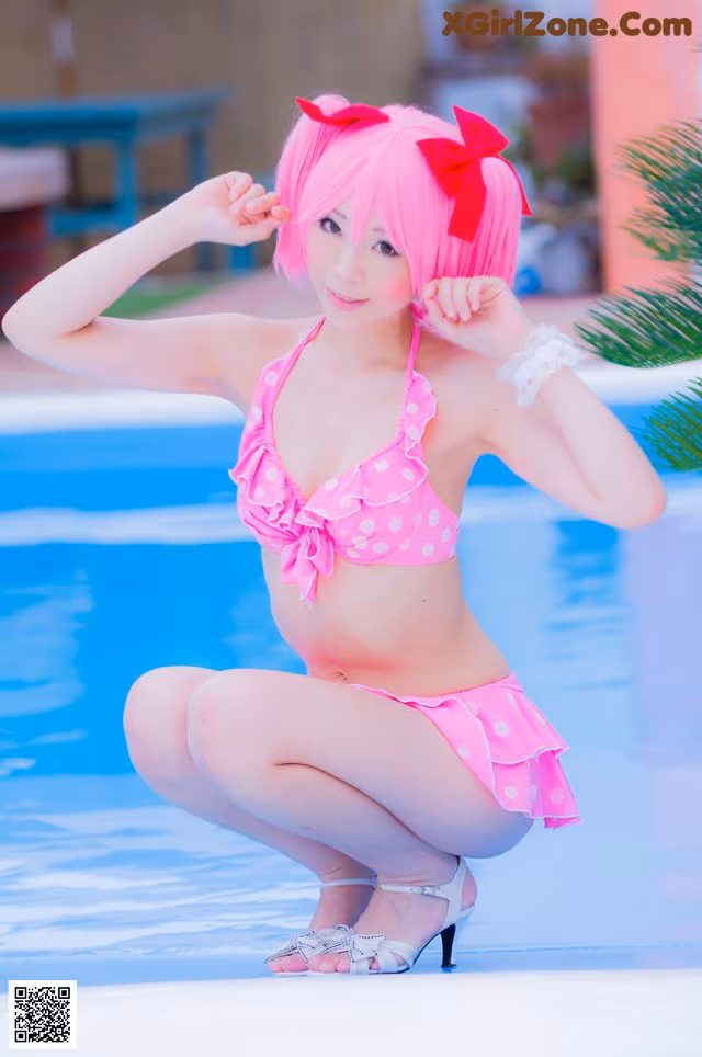 Yuki Mashiro - Blondie Braless Nipple