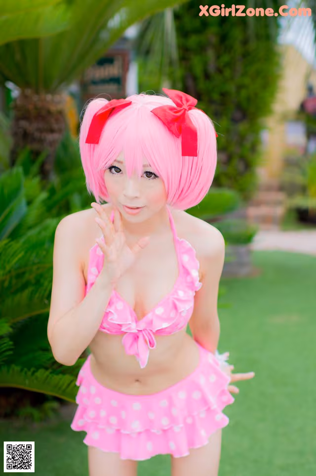Yuki Mashiro - Blondie Braless Nipple